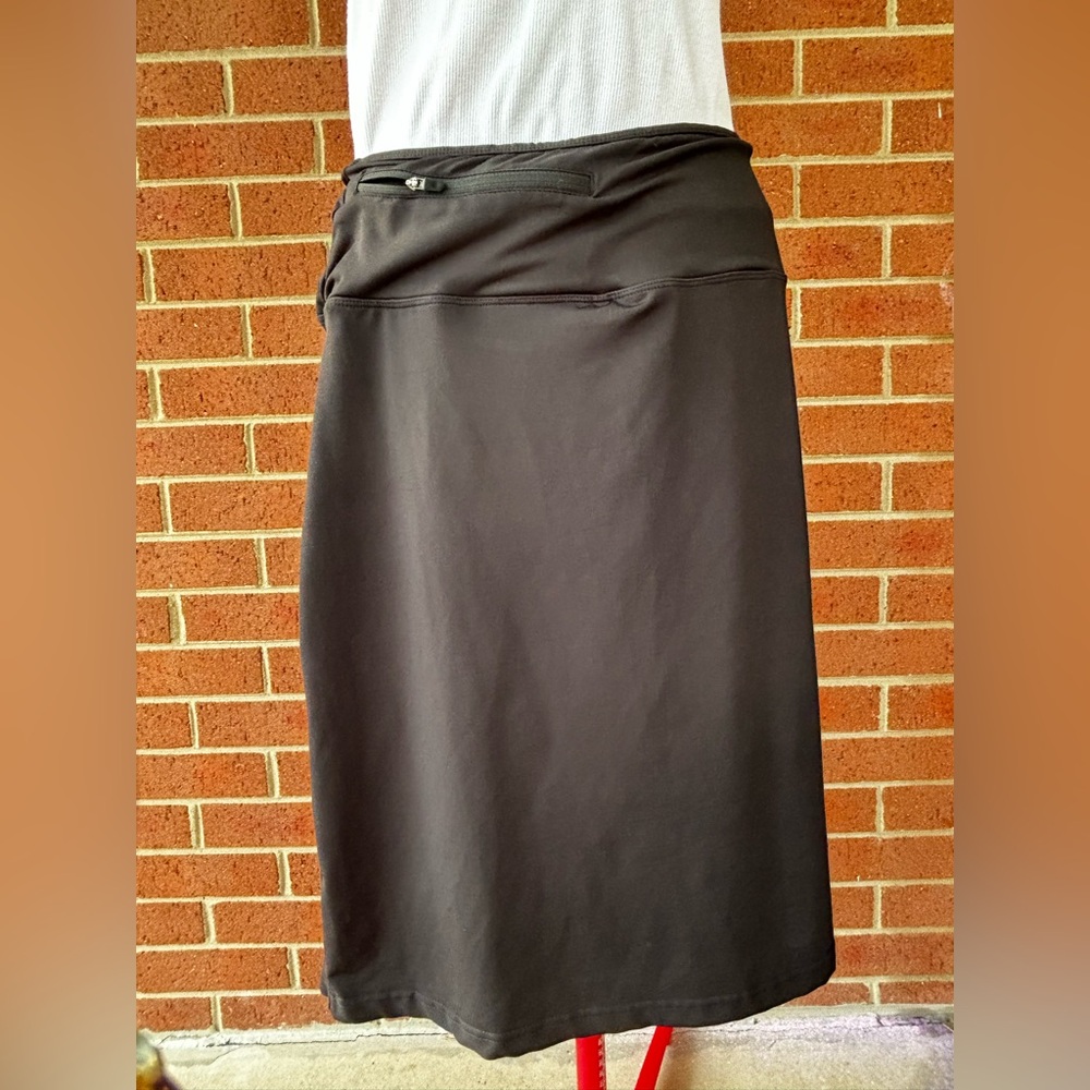 Women’s size 12 Chic Black Asymmetrical Pencil Skirt Midi
